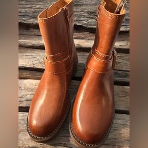 NEW Women's Taini Motorcycle Bootie Boot Brown Size 5.5
